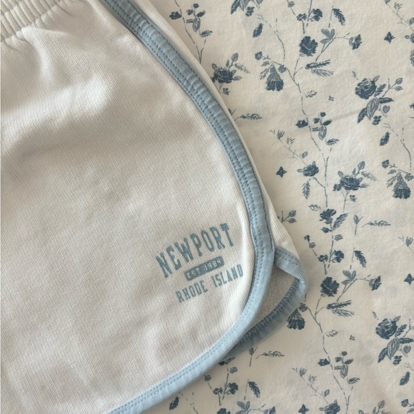 Brandy Melville white and blue Newport shorts - Picture 2 of 4